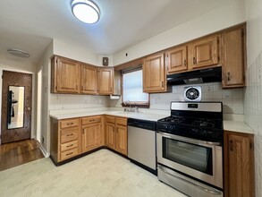 5 Spring St, Unit 2 in Jersey City, NJ - Building Photo - Building Photo