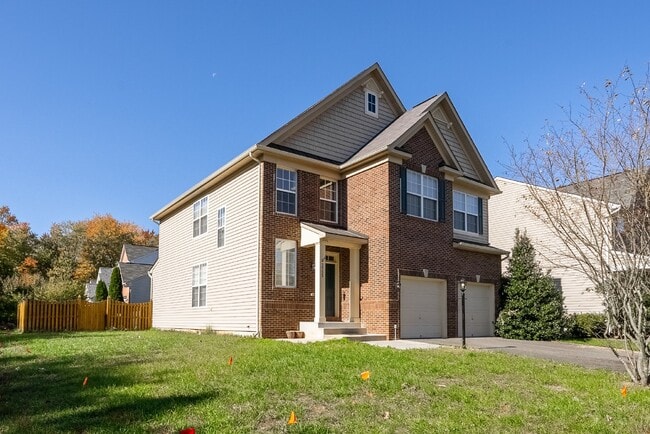 7722 Yalta Way in Gainesville, VA - Foto de edificio - Building Photo