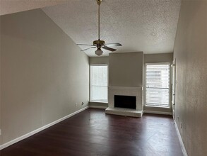 10053 Westpark Dr in Houston, TX - Building Photo - Building Photo