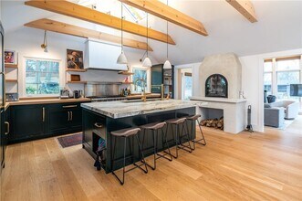 97 Westchester Ave in Pound Ridge, NY - Building Photo - Building Photo