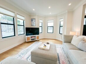 746 E 8th St in Boston, MA - Building Photo - Building Photo