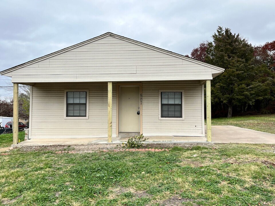 507 Edna St in Weatherford, TX - Building Photo