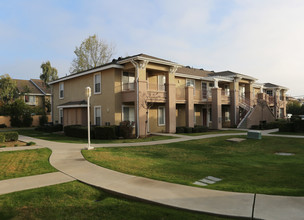 Harmony Court in Bakersfield, CA - Building Photo - Building Photo