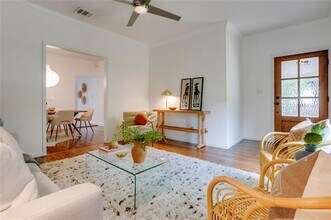 716 S Rosemont Ave in Dallas, TX - Building Photo - Building Photo