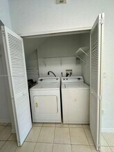 10760 NW 82nd Terrace in Doral, FL - Building Photo - Building Photo