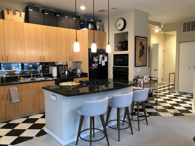 130 S Canal St-Unit -Apt 802 in Chicago, IL - Building Photo - Building Photo