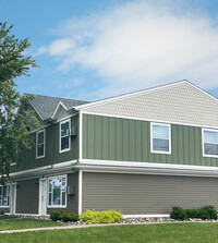 Woodland Village Townhomes in St. Cloud, MN - Building Photo - Building Photo