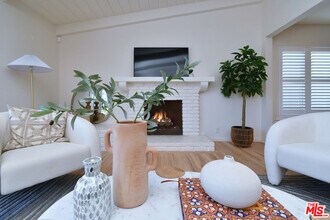 12614 Morrison St in Los Angeles, CA - Building Photo - Building Photo