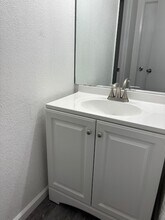 5175 E Waverly Dr in Palm Springs, CA - Building Photo - Building Photo