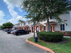 17347 NW 7th Ave in Miami, FL - Building Photo - Building Photo