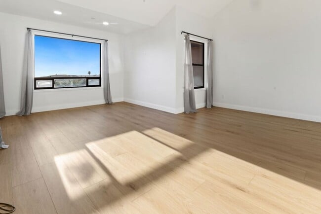 1060 Calle Del Cerro in San Clemente, CA - Building Photo - Building Photo