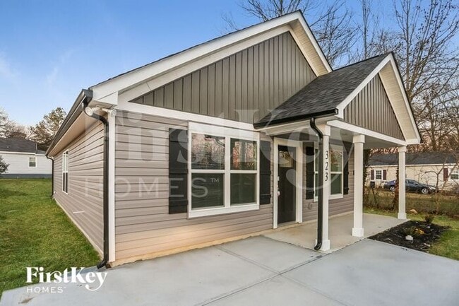 323 Melrose Dr SW in Concord, NC - Building Photo - Building Photo