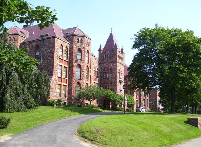 St. Bernard's Park - 55+ Senior Housing in Rochester, NY - Foto de edificio