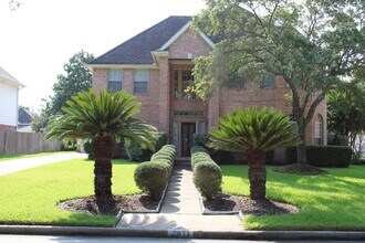 2411 Rose Hollow Dr in Katy, TX - Building Photo - Building Photo