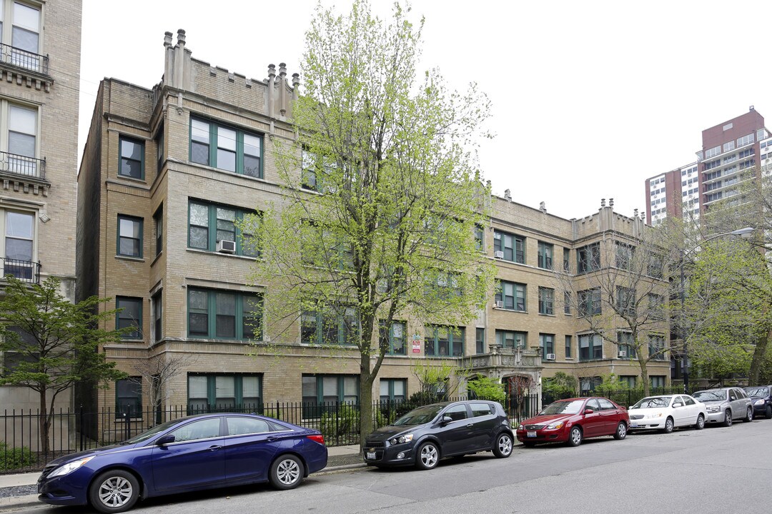 San Miguel Apartments in Chicago, IL - Building Photo