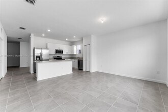 2960 SE 23rd St in Homestead, FL - Building Photo - Building Photo