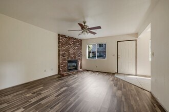 The Four Seasons in Chico, CA - Foto de edificio - Interior Photo