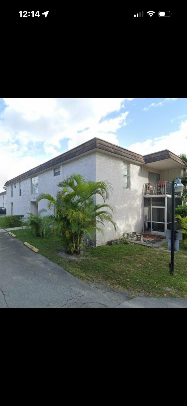 property at 10397 N Kendall Dr