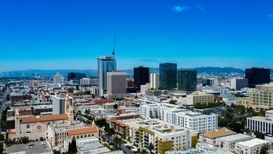 2939 Leeward Ave in Los Angeles, CA - Building Photo - Building Photo