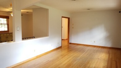 904 Dartford Rd SW in Knoxville, TN - Foto de edificio - Building Photo