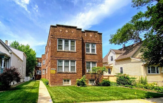 property at 4752 N Lotus Ave
