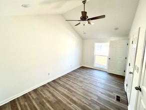 1812 Obrig Ave in Guntersville, AL - Building Photo - Building Photo