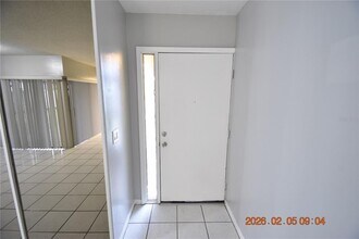11375 Brookgreen Dr in Tampa, FL - Building Photo - Building Photo