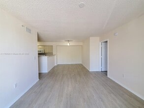 520 SW 111th Ave in Pembroke Pines, FL - Building Photo - Building Photo