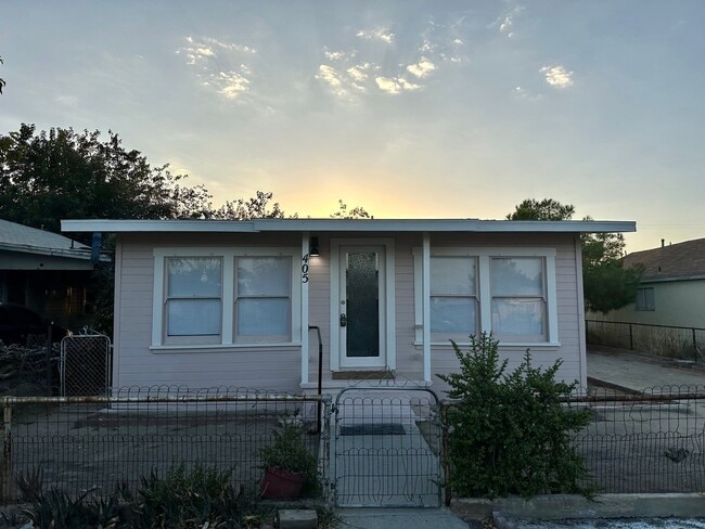 property at 405 Buchanan St