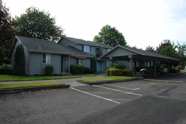 Wyatt Lee Apartments in Salem, OR - Foto de edificio - Building Photo
