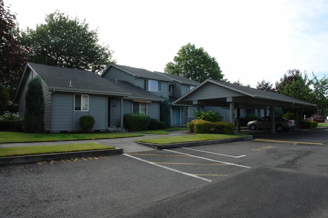 Wyatt Lee Apartments in Salem, OR - Building Photo - Building Photo