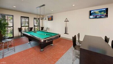 1220 E Cumberland Ave in Tampa, FL - Building Photo - Building Photo
