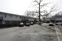 San Souci Apartments in Greenville, SC - Foto de edificio - Building Photo