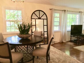 88 Heritage Hill Rd in New Canaan, CT - Building Photo - Building Photo