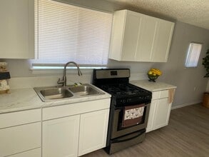 8747 Lehigh Ave in Los Angeles, CA - Building Photo - Building Photo