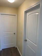 72 N Broadway, Unit apartment in Salem, NH - Building Photo - Building Photo