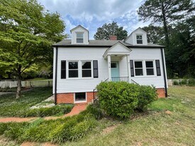 310 Pendleton Rd in Clemson, SC - Building Photo