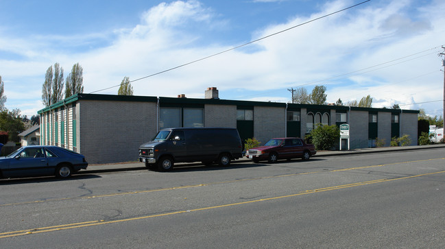 Charron Apartments in Tacoma, WA - Building Photo - Building Photo