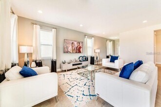 7439 Marker Ave in Kissimmee, FL - Foto de edificio - Building Photo