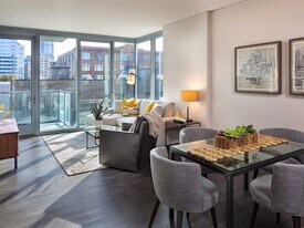 219 S Peoria St in Chicago, IL - Building Photo