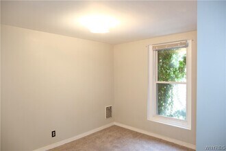 82 Fargo Ave in Buffalo, NY - Foto de edificio - Building Photo