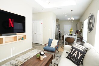 5908 Sandpiper Ave, Unit #2 in Mission, TX - Foto de edificio - Building Photo