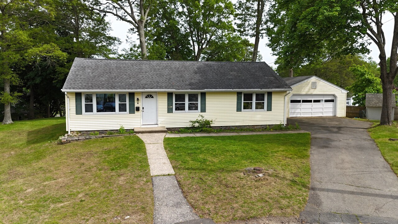 6 Tarinelli Cir in Bridgeport, CT - Building Photo