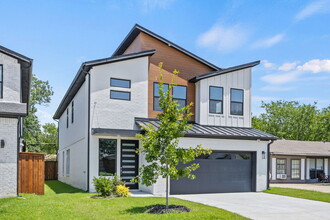 220 E Park Dr in Little Elm, TX - Building Photo - Building Photo
