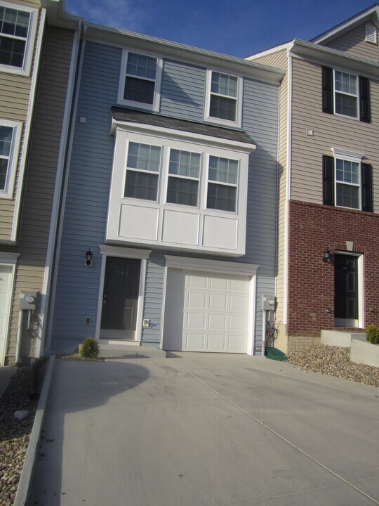 342 Falcon Run in Morgantown, WV - Foto de edificio