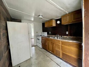 1130 Elgie St in Beaumont, TX - Building Photo - Building Photo