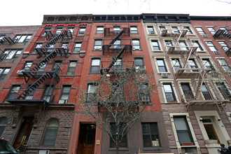 223 W 20th St in New York, NY - Building Photo - Building Photo