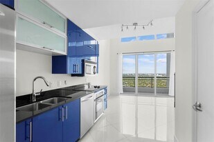 60 SW 13th St, Unit 3213 in Miami, FL - Building Photo