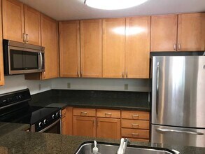 300 Murchison Dr-Unit -316 in Millbrae, CA - Building Photo - Building Photo