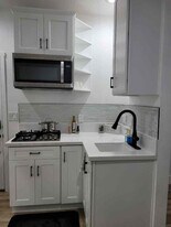 xx91 Cam Manzano in Anaheim, CA - Building Photo